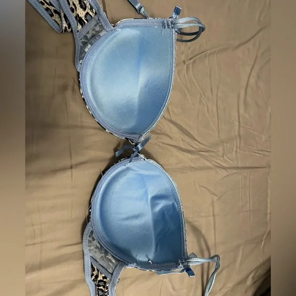Brassière - Picture 2 of 2